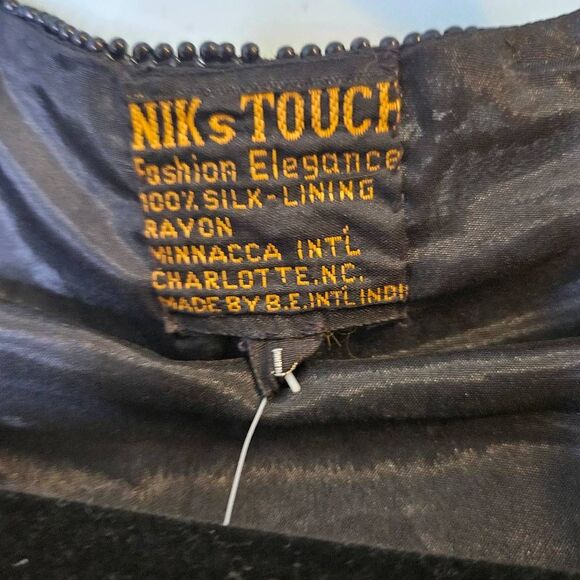 Niks Touch silk sequined & beaded black jacket. Size L. NWT. - Picture 5 of 5